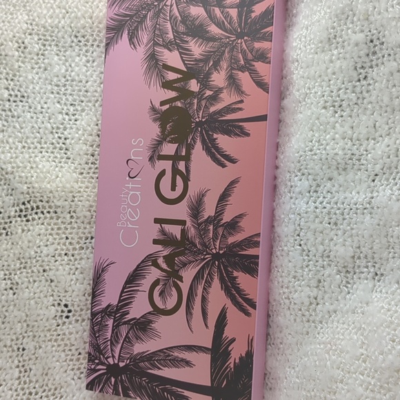 BEAUTY CREATIONS Cali Glow Highlighter Palette, 18g/0.64oz - Picture 13 of 13